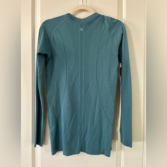 🍋🏃🏼‍♀️🎾 lululemon Swiftly Tech Long Sleeve Athletic Top 🎾🏃🏼‍♀️🍋 - Picture 2 of 9